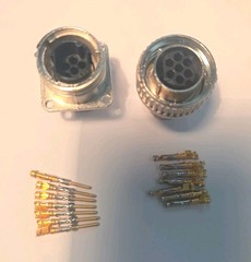 New TE CONNECTIVITY 208714-1 208715-1 Mate Set With Gold Size Type III Contacts
