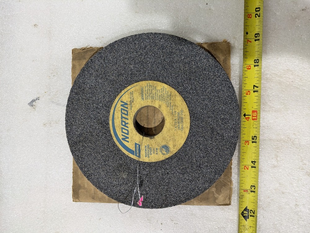 Norton 100473039 7×1/2×1-1/4 24A46-I8VBE Grinding Wheel Industrial Abrasive OEM