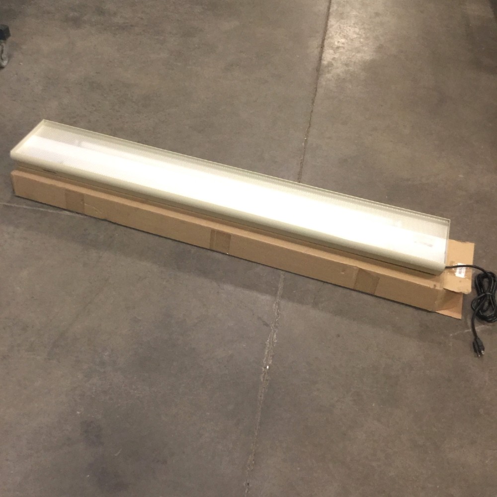 Lista 8655-1 Dual Fluorescent Lamp Workbench Light Fixture, T8 Ballast, 60″ L