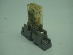Idec RH1B-U RH1BU Relay w/ Socket 30 Days Warranty Expedited Shipping