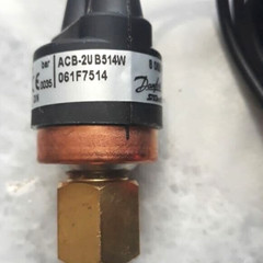 2PCS LOT- Danfoss 061F7514 Cartridge pressure switch,ACB, 28.00bar, 21.00bar-NEW