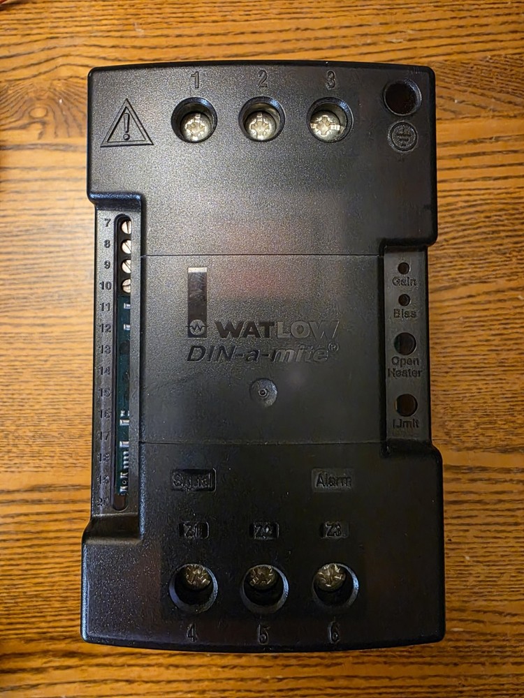 WATLOW DC10-12P0-0000 / DC1012P00000 DIN-A-MITE Controller, NEW, FAST FREE SHIP