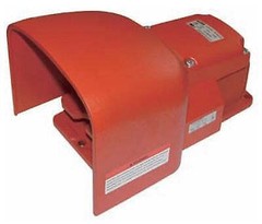 SUNS FS-5G-20D-F 20A Heavy Duty Full Guard Maintained SPDT Foot Switch 571-DWH