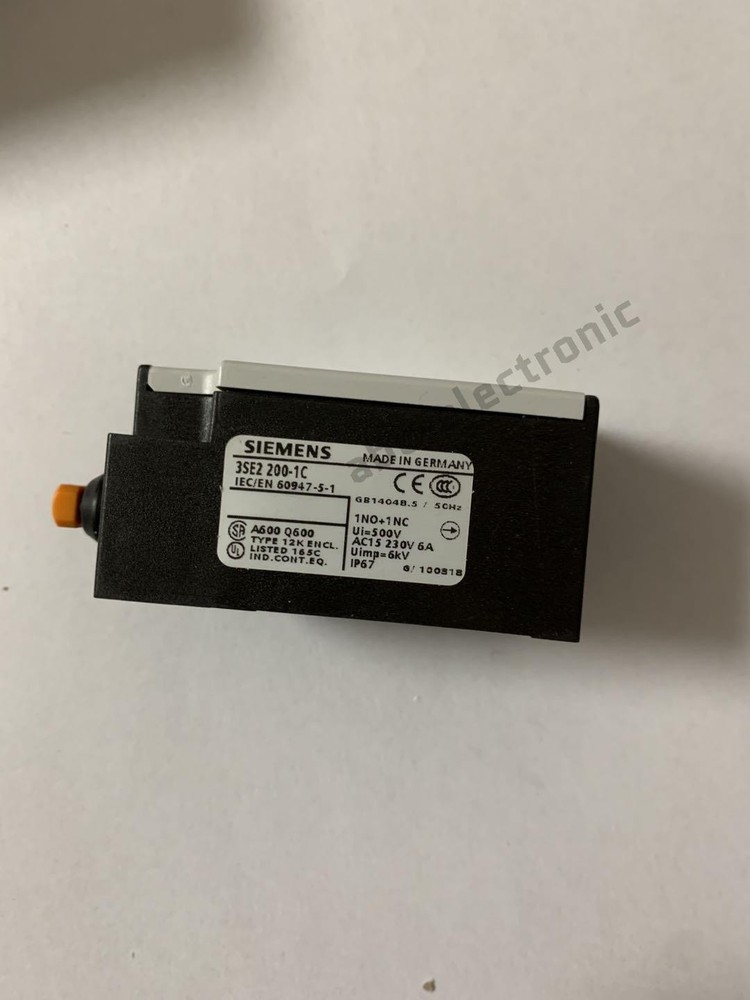 1PCS 3SE2200-1C Limit switch NEW SIEMENS