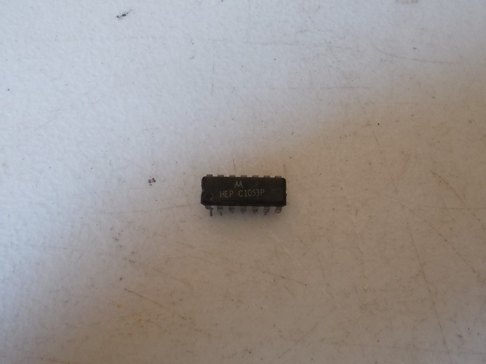 Integrated Circuit IC Chip Motorola HEP C1053P *FREE SHIPPING*