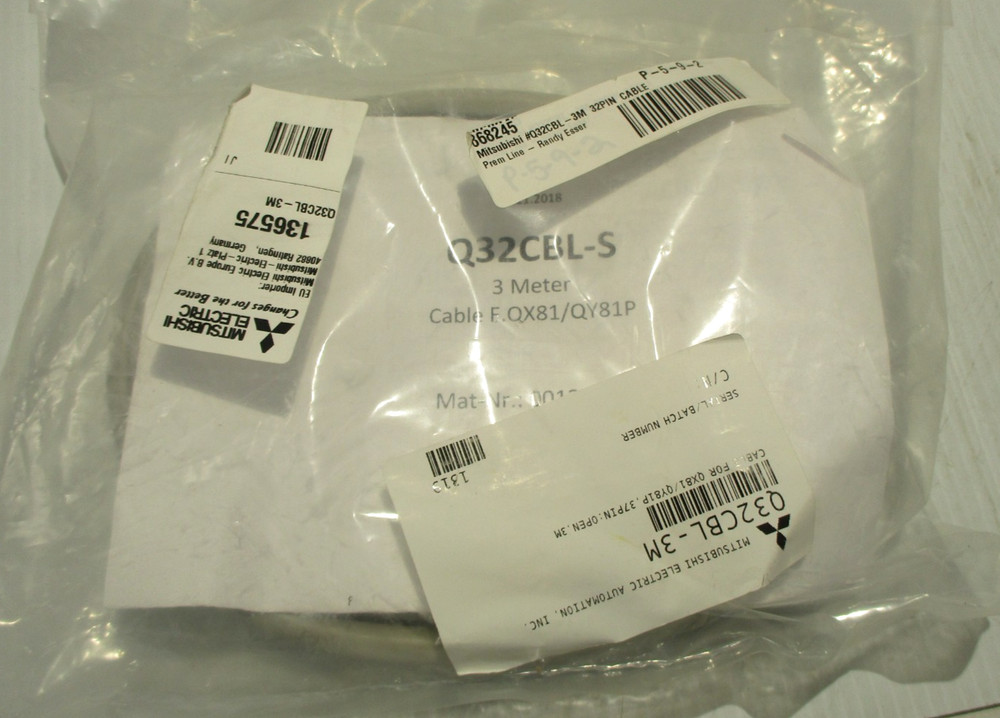 NEW MITSUBISHI ELECTRIC Q32CBL-3M CABLE CONNECTOR 32 PIN 10 METER