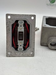 Cooper Crouse-Hinds EDSC218-SA Haz. Loc. 2-Pole Snap Switch w/ EDSC271-SA Body (