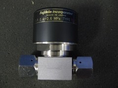 Fujikin FPR-ND-71-9.52-2 NEW MEGA-ONE LA Low Press NC Diaphragm Valve, NEW