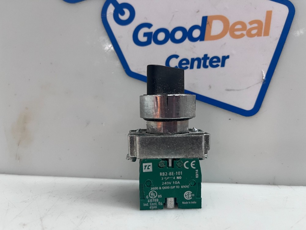 SHAMROCK CONTROLS RB2-BE-101 Contact Block w/ On/Off Button (Lot of 11)
