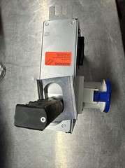 STARLINE TRACK BUSWAY CB225GHE28R-460R9S-4DG 60 Amp 240volt 22kaic Tap Box