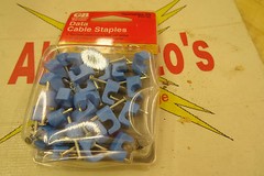 Gardner Bender PTP-25, Data Cable Staples, pkg of 25, blue, wood