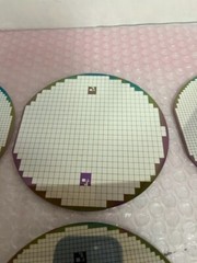 125 MM PATTERNED SILICON WAFERS, LOT OF 6
