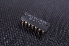 SN74121N TI Monostable Multivibrator Schmitt 7V Thru Hole 16-PDIP NOS