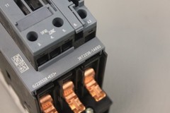 SIEMENS CONTACTOR 3RT2038-1AK60