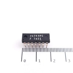 1 X UA749PC IC FAIRCHILD. NOS. C613BU5F210526