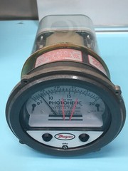 Dwyer Photohelic Series 3000 Pressure Switch/Gage, 160438