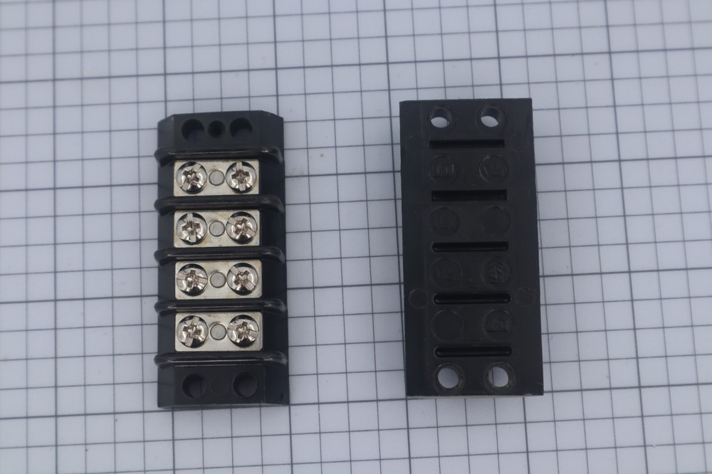 *Lot of 2* 4 Pole 8 Pins Double Row Terminal Block Panel Mounted
