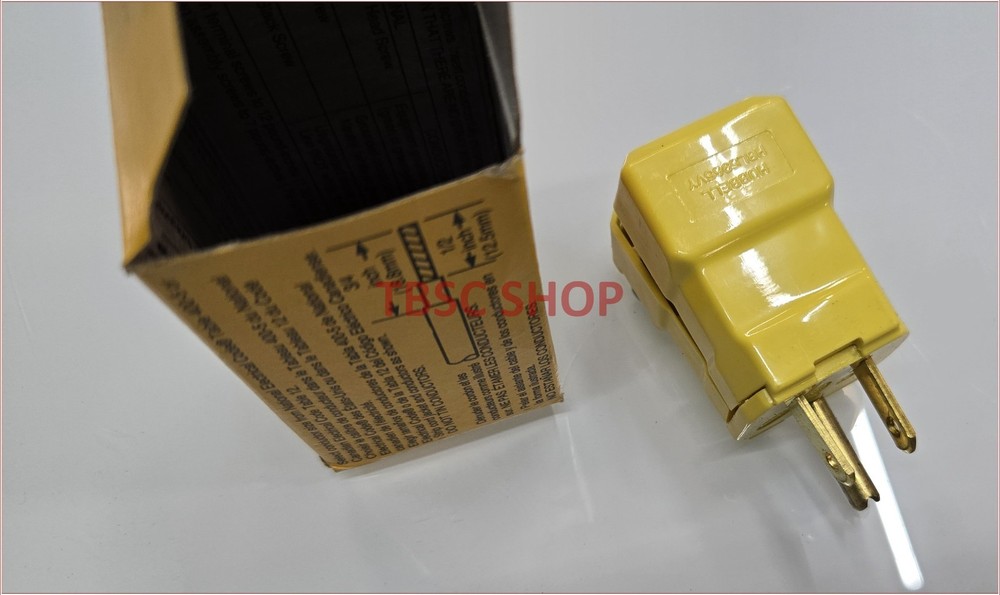 Hubbell HBL5965VY 125V 15A NEMA 5-15P Grounding Straight Blade Plug