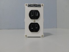 Tripp-Lite ISOBLOK 2-0 120V Diagnostic Surge Suppressor Noise Filter Outlet