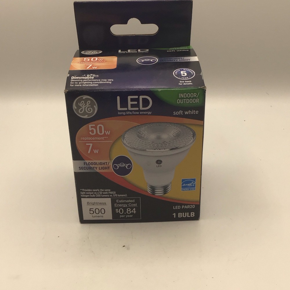 LED Floodlight Bulb, Soft White, 500 Lumens, 7 Watt – 38439