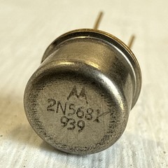 NEW Motorola 2N5681 Si Npn Transistor 100V 1A 1W 230MHZ 3 Pin Gold Pins NNB