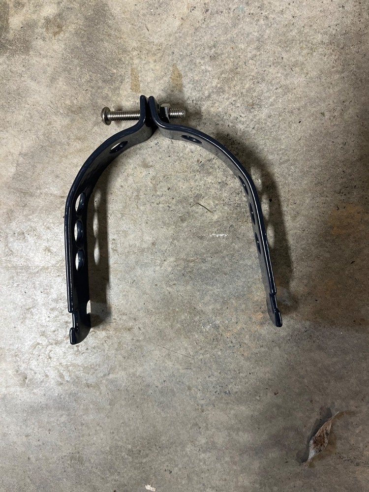 Robroy PBC105-2-1/2, PVC Coated pipe strap for 2-1/2″ Conduit. 1pc