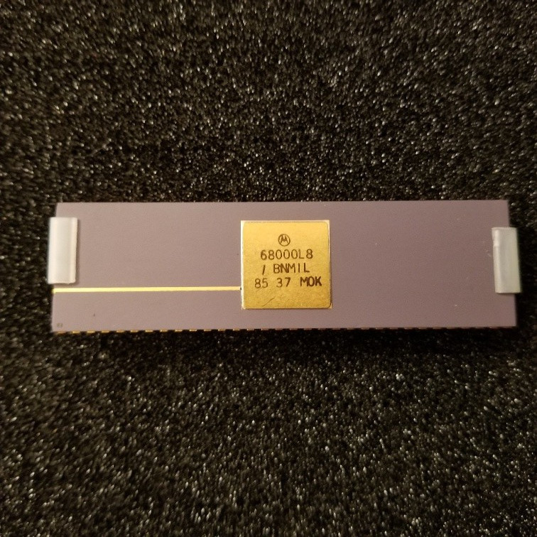 MC68000L8 Motorola CPU, rare Military package, gold legs, new, Collector piece!!