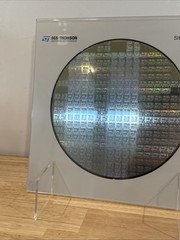 Sgs Thomson Microelectronics Silicone Wafer With Stand 8″ Crolles France STM