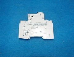 SIEMENS 5SY7102-7 Single Pole 230-400V, 15KA C Curve, 2A Breaker + 1 Year War…