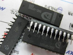 1x DAC-UP8BC 8-Bit Monolithic D/A Converter with Input Register DAC-UP8B