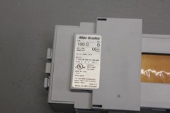 ALLEN-BRADLEY 100-C30Z*00C CONTACTOR WITH 100-S SER. B