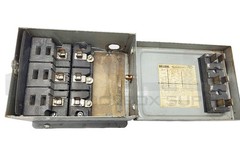 ITE BULLDOG ELECTRIC BP-321 BUS-TRIBUTION BUS PLUG 30A 240V