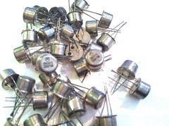 25 Pieces | 2N5415 PNPSI POWER GP 200V 50MA TO-39 BY MOTOROLA