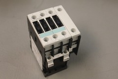 SIEMENS 3RT1526-1A CONTACTOR MODULE