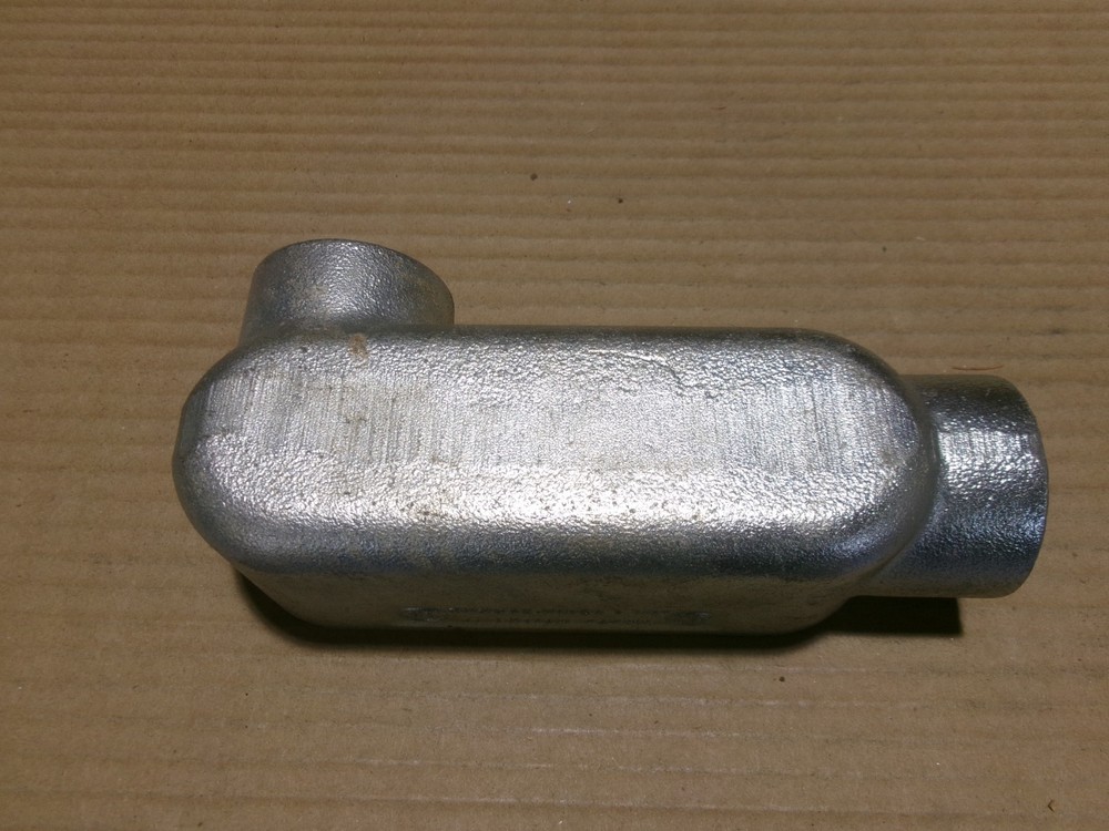 NEW Crouse Hinds LR150M 1 1/2″ 41 Type LR Conduit Body AK