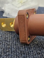 Hubbell HBLMRB2BN: Single Pole Receptacle, 400 Amp. 2 Hole, 600 Volts