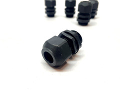 Hubbell 1/2″ NPT Cord Grip, Wire Cable Gland Fitting for Electrical Box LOT OF 5