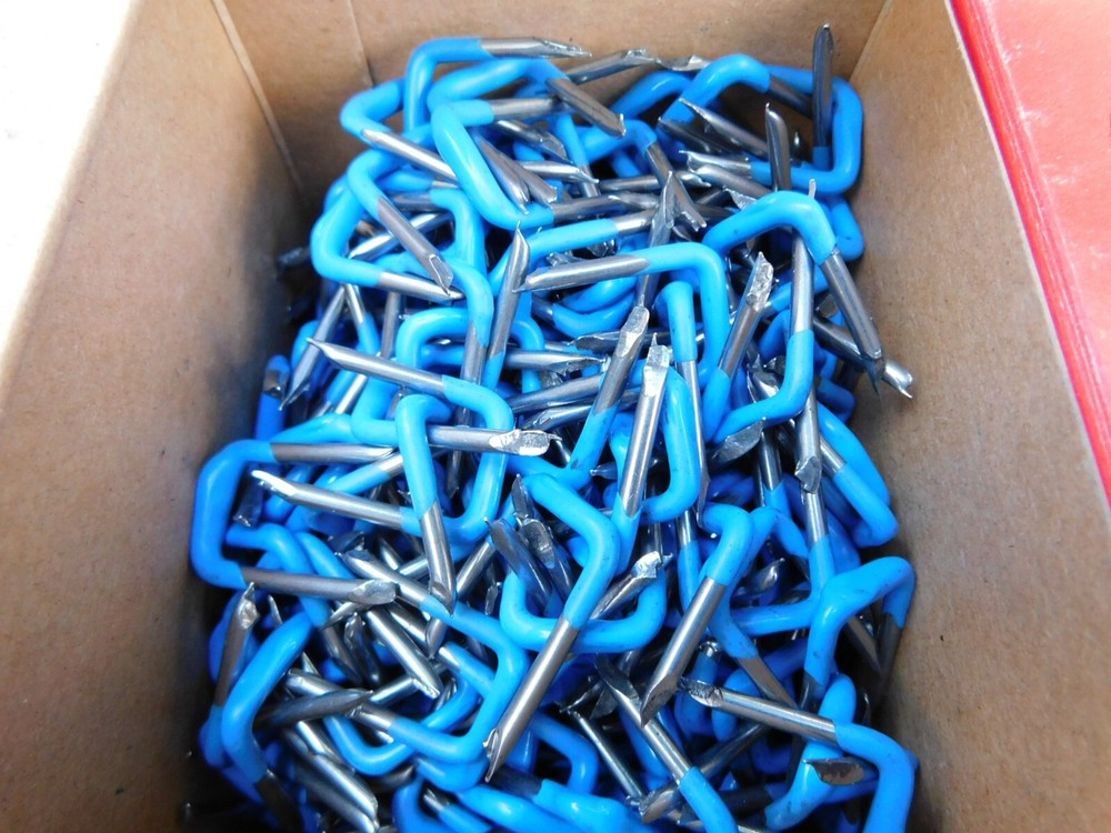 NEW Box of 500 Theil Easy Drive Insulated Cable Staples 1″ x 1/2″ wide USA MADE
