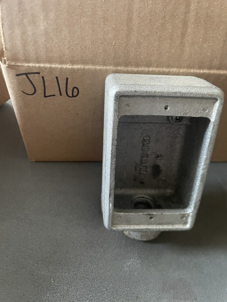 CROUSE-HINDS 1/2″ FS1 3/4″ FS2 CONDUIT OUTLET, (#16D2