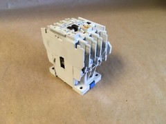 Cutler Hammer CE15CNS3 Contactor Starter Ser. B1 110/120 VAC Coil (KB)
