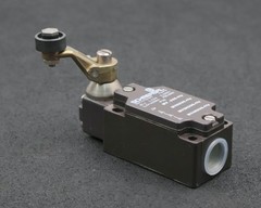 Schmersal position switch with roller plunger MVH330-11y 40x76x40mm (basic unit)