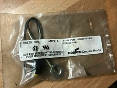 COOPER CROUSE-HINDS 5000118-63, RECEPTACLE–NIB