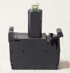Allen-Bradley 24 Volt AC/DC Red Integrated LED Latch Mount 800F-N3R NEW