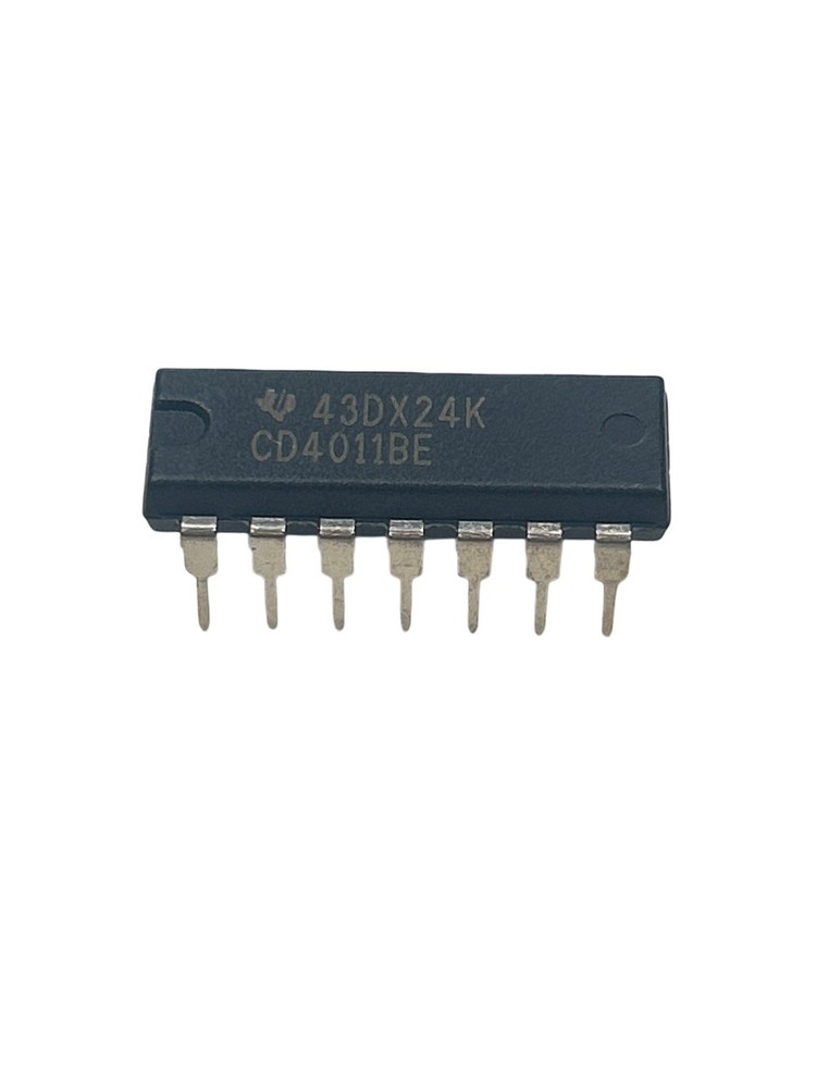 Quad 2-Input NAND Gate IC