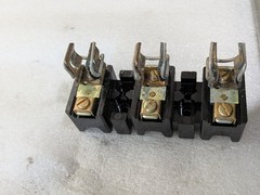 ALLEN BRADLEY 1491-N126 FUSE BLOCK 1-30AMP 600VOLTS 3 POLE (LOT OF 2)