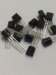 2N3906 General Purpose Transistors TO-92 LOT OF 25 pcs