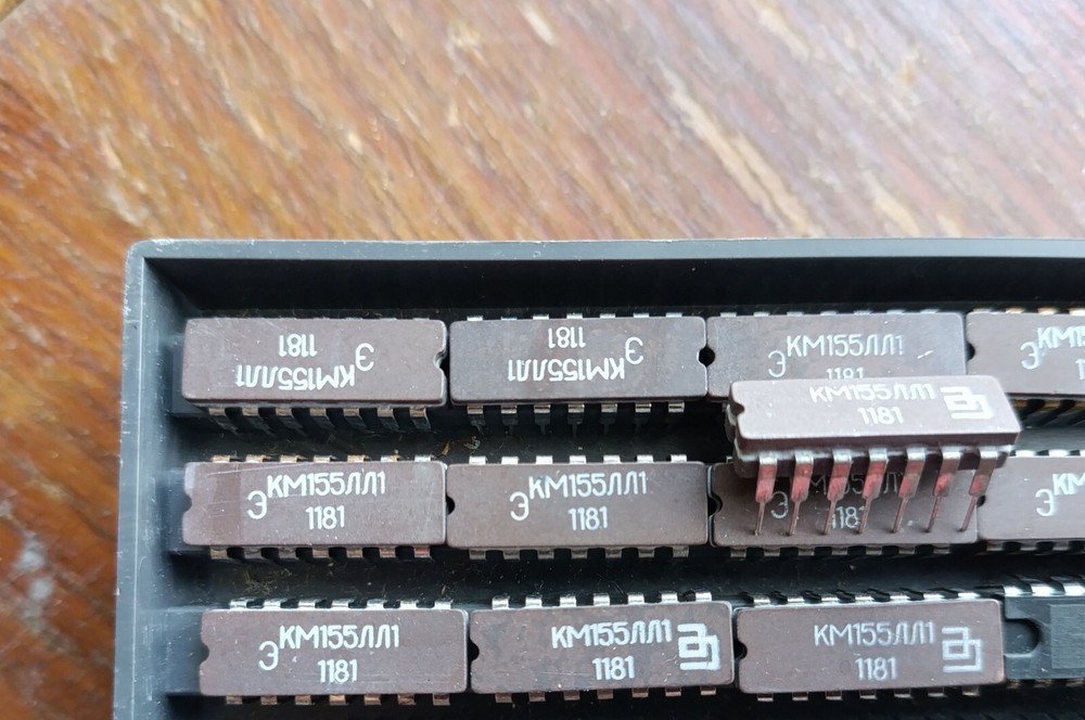 КМ155ЛЛ1 analog in USSR SN7432N, SN7432J Ceramic. 10 pcs.
