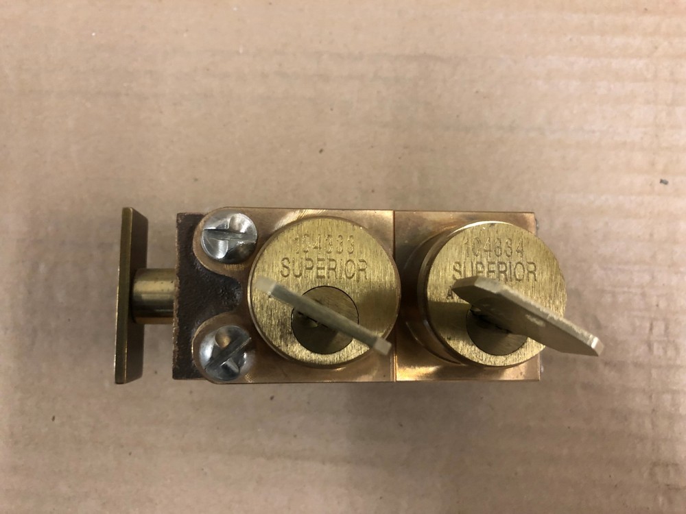 SUPERIOR INTERLOCK CORP. S105811Y LOCK FOR MBP BREAKER KMGM
