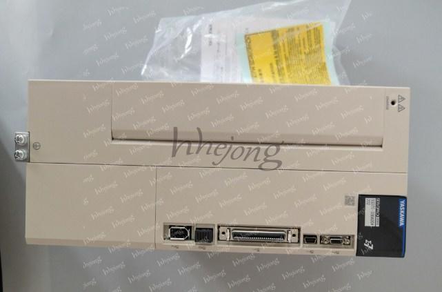1PC NEW YASKAWA SERVER DRIVE SGD7S-330A00B202