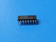 (5 PCS) DM74123N 74123N Monostable Multivibrator Dual 16-Pin PDIP TI